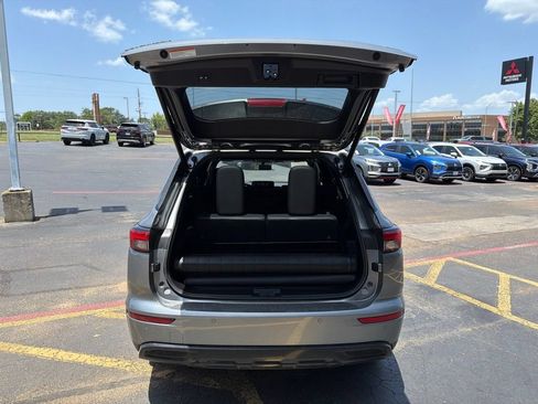 Used 2024 Mitsubishi Outlander SE Black Edition FWD image 8