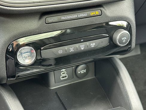 New 2025 Ford Escape SE w/ Class II Trailer Tow Package image 21