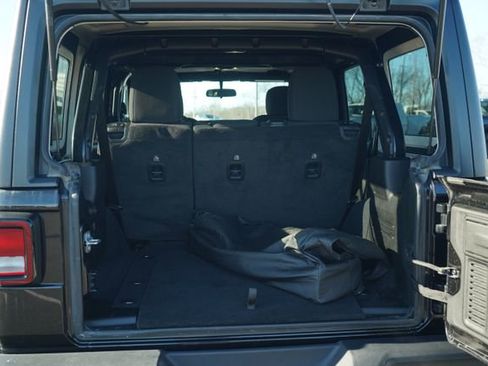 Used 2022 Jeep Wrangler Unlimited Sport image 18