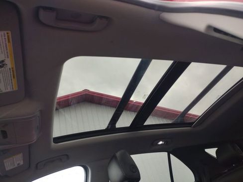 Used 2018 Chevrolet Equinox Premier image 26