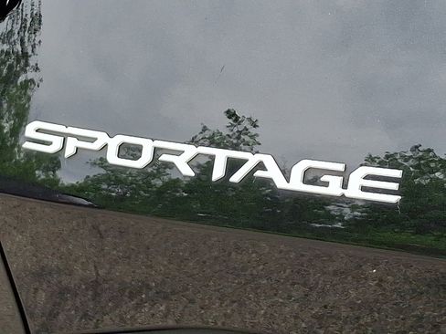 Used 2023 Kia Sportage LX AWD/4WD image 30