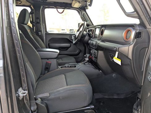 Used 2022 Jeep Gladiator Mojave w/ Cold Weather Group image 21