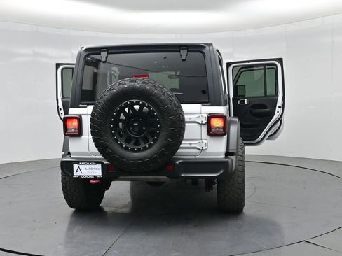 Used 2021 Jeep Wrangler Unlimited Rubicon AWD/4WD image 32