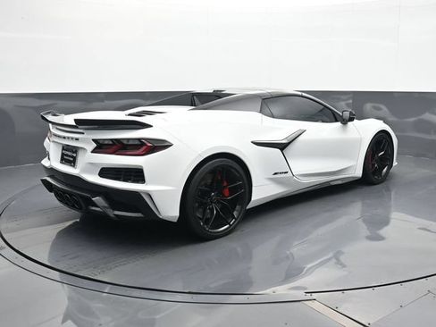 Used 2025 Chevrolet Corvette Z06 RWD image 17