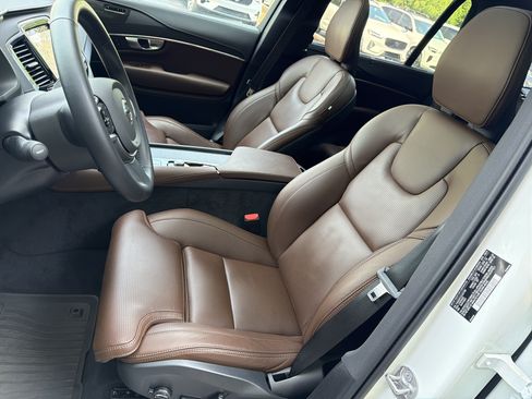 Certified 2025 Volvo XC90 B6 Ultra w/ Protection Package AWD/4WD image 17
