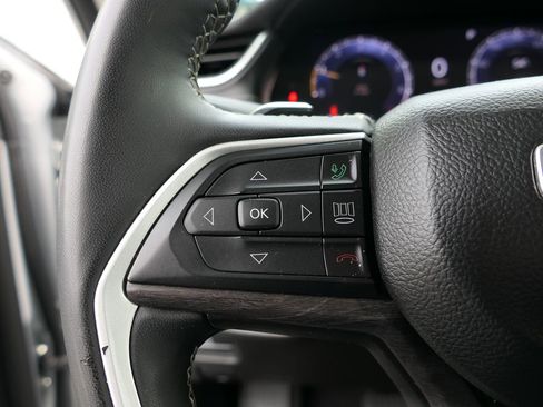 Used 2023 Jeep Grand Cherokee L Limited image 11