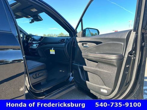 Certified 2025 Honda Ridgeline Black Edition image 27