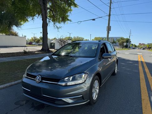 Used 2019 Volkswagen Golf S FWD image 2