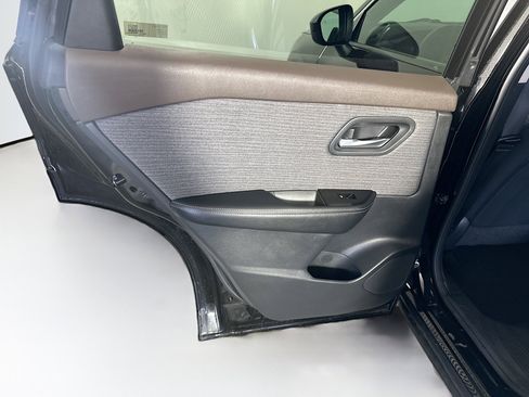 Used 2023 Nissan Rogue SV image 26