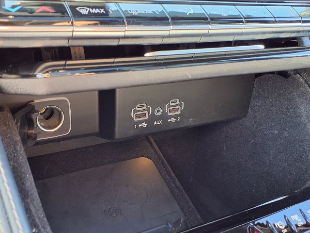 Used 2025 Jeep Wagoneer Series II w/ Convenience Group I AWD/4WD image 9