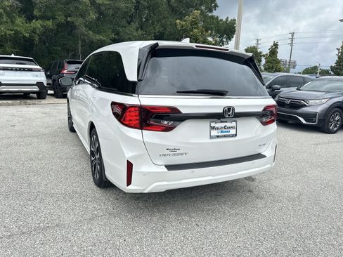 Used 2025 Honda Odyssey Elite image 4