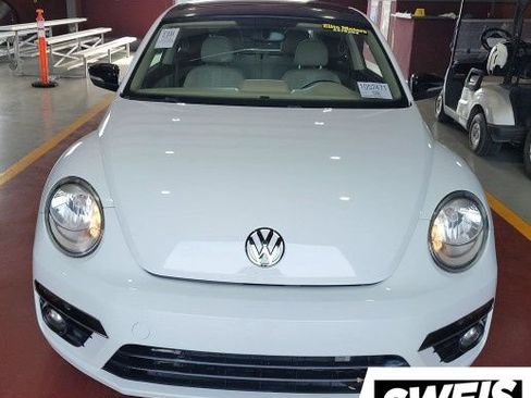 Used 2014 Volkswagen Beetle R-Line FWD image 12