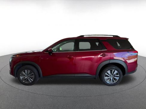 Used 2025 Nissan Pathfinder SV FWD image 8
