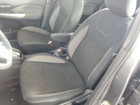 Used 2020 Nissan Kicks SV image 12