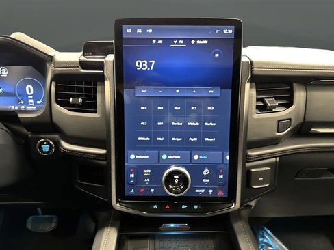 Used 2024 Ford Expedition Max Platinum AWD/4WD image 9
