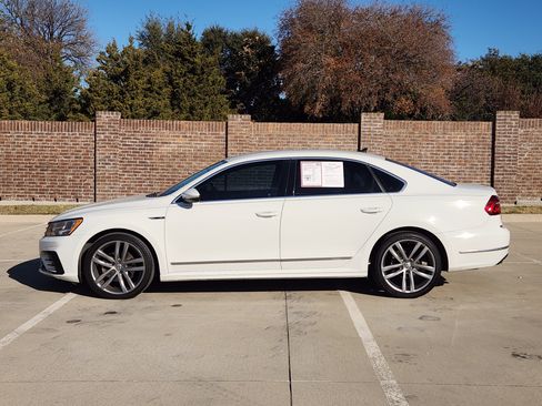 Used 2017 Volkswagen Passat 1.8T R-Line image 5