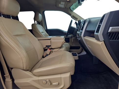 Used 2017 Ford F150 Lariat RWD image 24