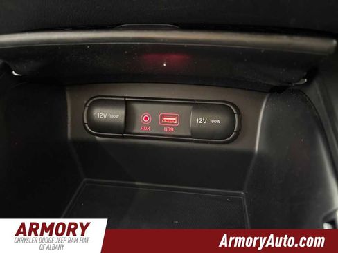 Used 2017 Kia Sorento LX w/ LX Convenience Package image 18