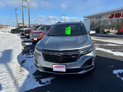 Used 2023 Chevrolet Equinox RS w/ RS Leather Package image 3