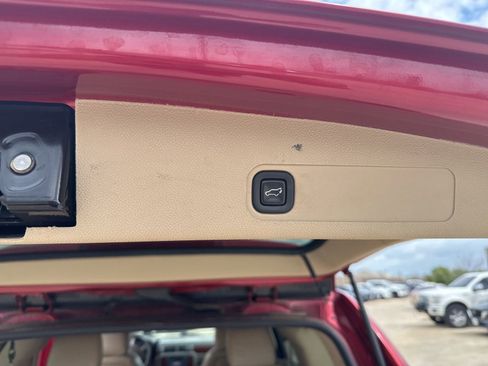 Used 2013 Chevrolet Tahoe LTZ image 28