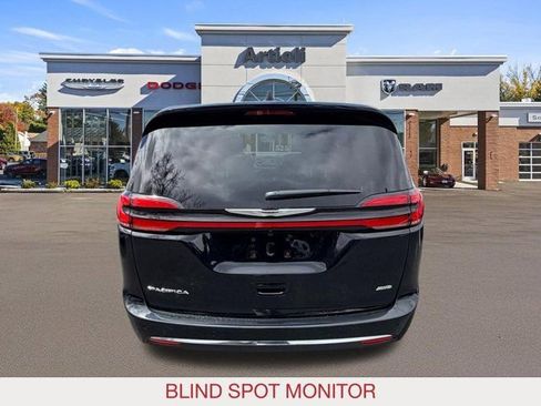 New 2026 Chrysler Pacifica Select AWD/4WD image 6