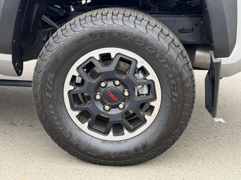Used 2024 Toyota Tacoma 4x4 Double Cab image 18