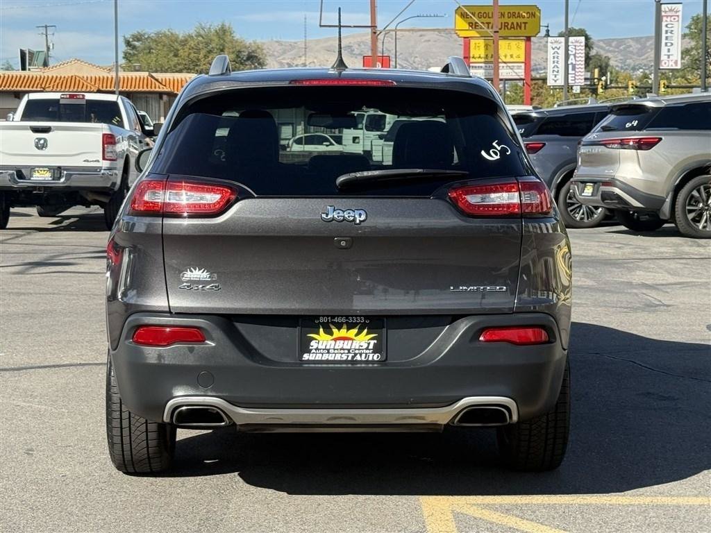 Used 2017 Jeep Cherokee Limited AWD/4WD image 6