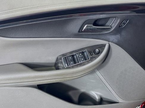 Used 2014 Chevrolet Impala LTZ FWD image 19