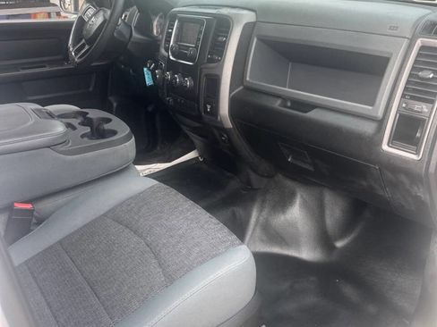 Used 2019 RAM 1500 Tradesman w/ Chrome Appearance Group image 9