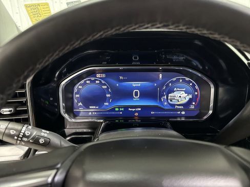 Used 2025 Chevrolet Silverado 2500 LTZ w/ LTZ Convenience Package image 11