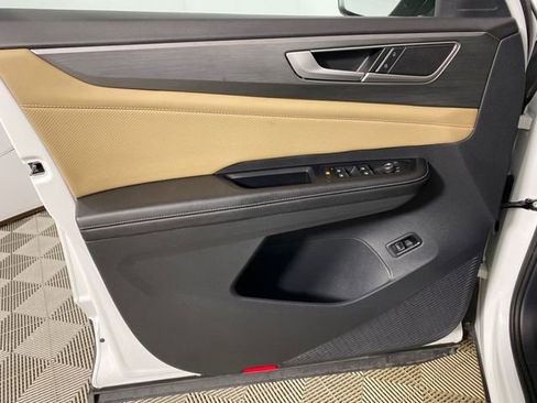 Used 2024 Volkswagen Atlas Cross Sport SE image 12