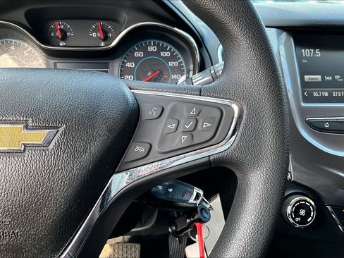 Used 2017 Chevrolet Cruze LT image 22
