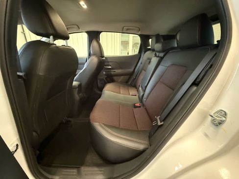 Used 2025 Nissan Kicks SR FWD image 17