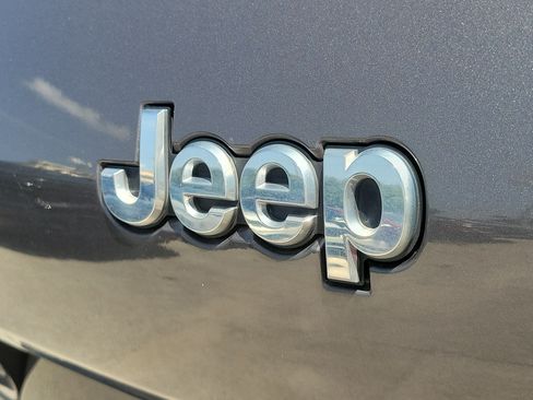 Used 2023 Jeep Grand Cherokee L Laredo w/ Luxury Tech Group I RWD image 6