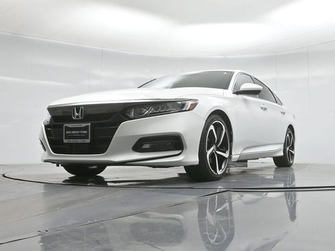 Used 2019 Honda Accord Sport image 44