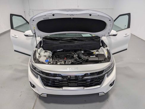 Certified 2024 Kia Seltos SX w/ SX Sunroof Package AWD/4WD image 13