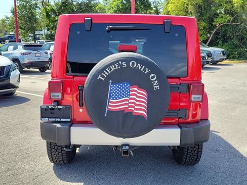 Used 2015 Jeep Wrangler Unlimited Sahara w/ Dual Top Group AWD/4WD image 3