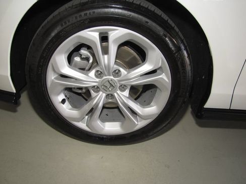 Certified 2025 Honda Accord LX image 24