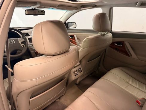 Used 2011 Toyota Camry XLE w/ SE/XLE Extra-Value Pkg FWD image 13