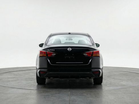 Used 2025 Nissan Altima 2.5 SV image 7