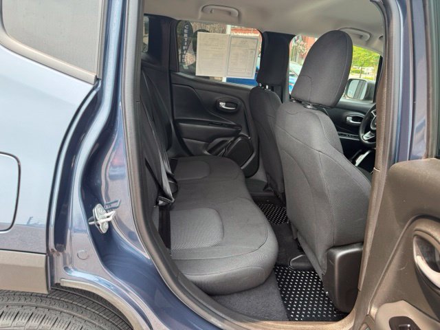 Used 2023 Jeep Renegade Latitude AWD/4WD image 12