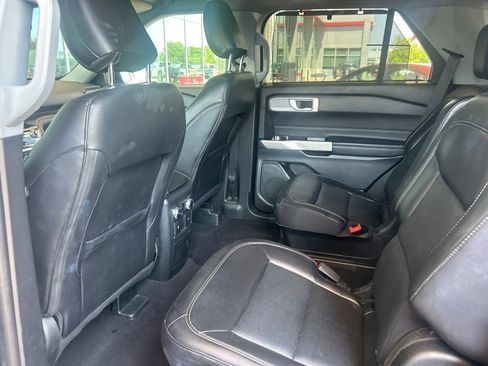 Used 2023 Ford Explorer Limited AWD/4WD image 16