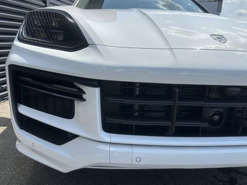 New 2025 Porsche Cayenne Turbo image 14