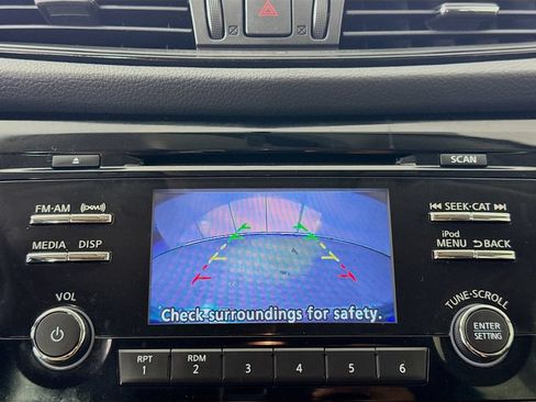 Used 2017 Nissan Rogue SV w/ Midnight Edition FWD image 16