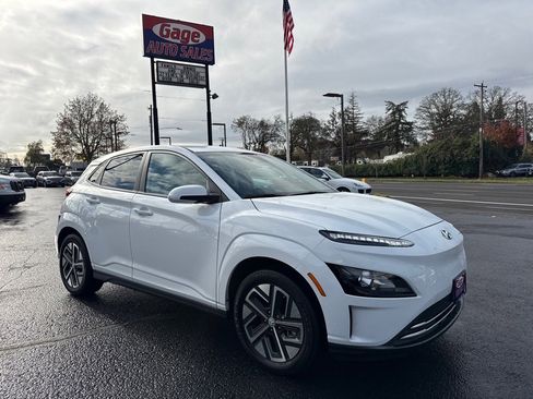 Used 2023 Hyundai Kona SE w/ Cargo Package image 11