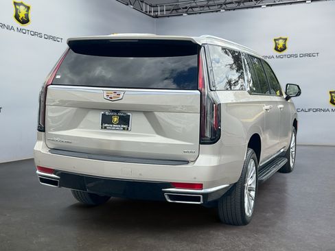 Used 2022 Cadillac Escalade ESV Premium Luxury RWD image 5
