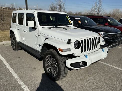 Used 2022 Jeep Wrangler Unlimited Sahara image 4