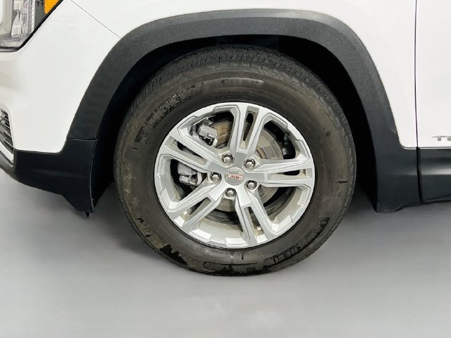 Used 2023 GMC Terrain SLE w/ Driver Convenience Package FWD image 11