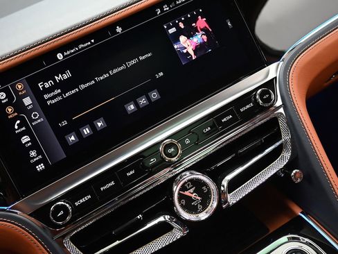 Certified 2022 Bentley Flying Spur V8 AWD/4WD image 20