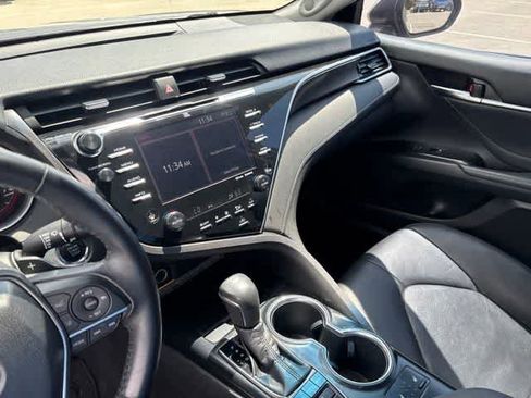 Used 2018 Toyota Camry XSE FWD image 19